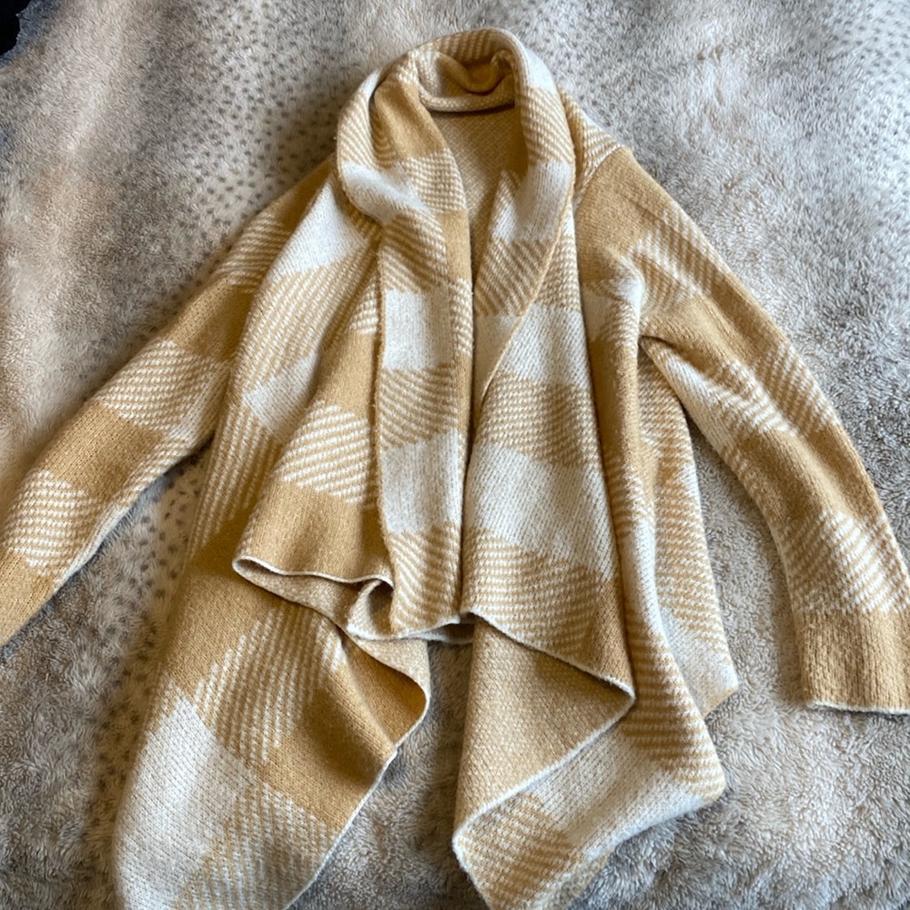 Pink Lily Cardigan/Shawl